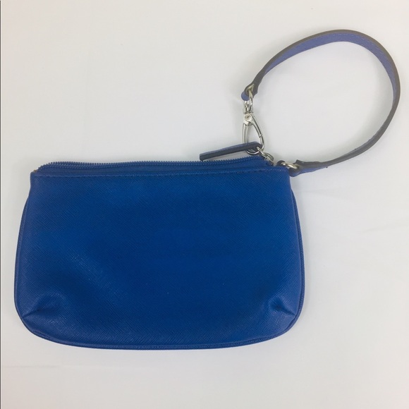 A Guess Wristlet Purse - Picture 5 of 5
